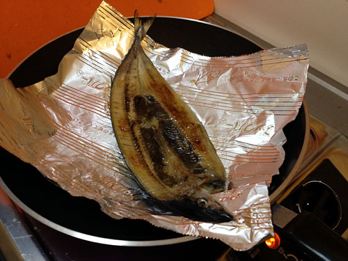 フライパンで綺麗に美味しく魚を焼く方法 ｄｉｙまにあ